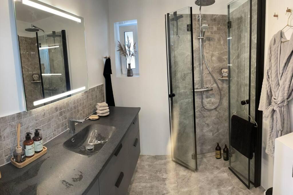 Luksus Hus I 1St Raekke, All-Incl Top Komfort Med Spa Og Skov Strøby Ladeplads Eksteriør billede